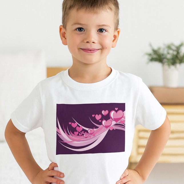 Romantische Abstrakte rosa Herzdesign auf Lila T-Shirt (Von Creator hochgeladen)