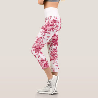 Romantische antike Vintage Rose Rosa auf Weiß Capri Leggings