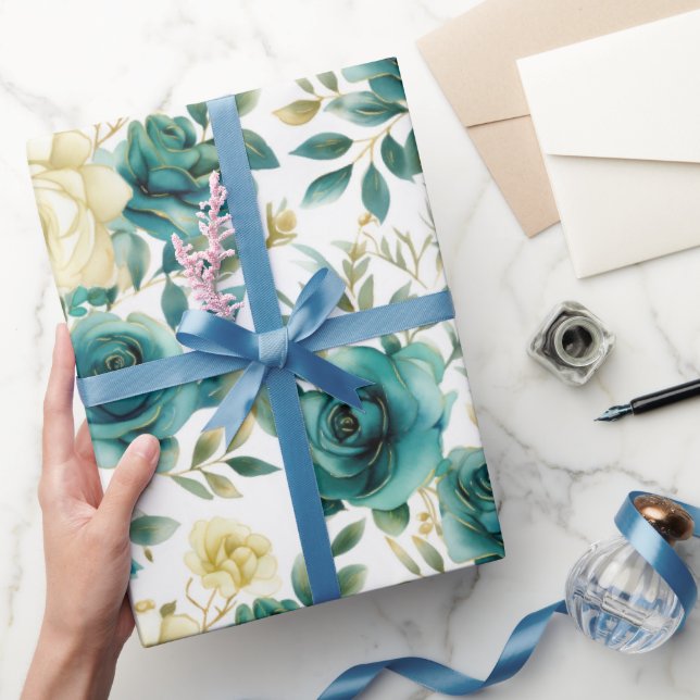 Romantische Aquamarine grüne Creme Rose Blumen Geschenkpapier (Schenken)