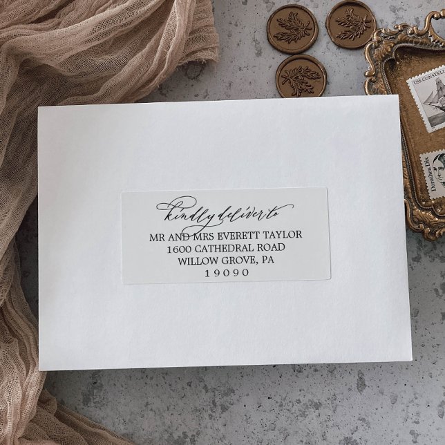 Romantische Black Calligraphy Guest Address Labels (Von Creator hochgeladen)