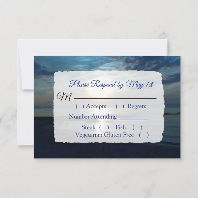 Romantische Blue Ocean Sunset Wedding RSVP Karte (Vorderseite)