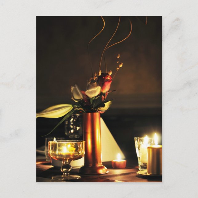 Romantische Blume am Tisch Postkarte (Vorderseite)