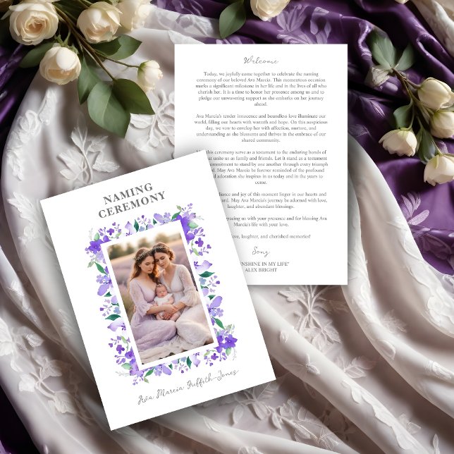 Romantische Blumenrahmen Lila Farbtöne 2 Fotos Programm (Romantic Floral Frame in Purple Shades with 2 Photos Naming Ceremony Template Program Card.)