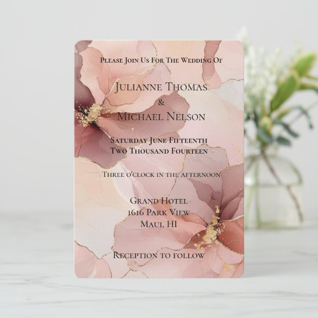 Romantische Blush Pink Gold Floral Wedding Einladung (Stehend Vorderseite)