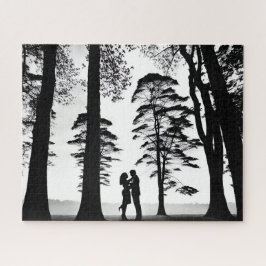 Romantische Couple Embrase in Silhouette Forest Sz Puzzle