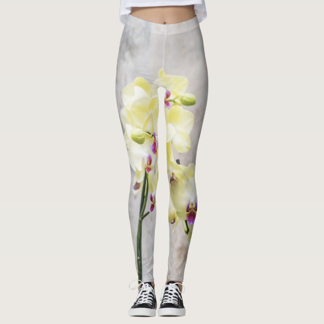 Romantische Creme & Lilac Orchids Leggings (Vorderseite)
