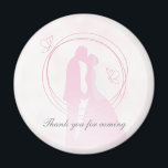 Romantische Dreamy Pink Wedding Couple Magnet<br><div class="desc">Ein "Danke,  dass du gekommen bist" Magnet mit einem wunderschönen romantischen Hochzeitsdesign der gerahmt küsenden Silhouetten der Braut und Bräutigam vor einem traumhaft rosa Hintergrund.</div>