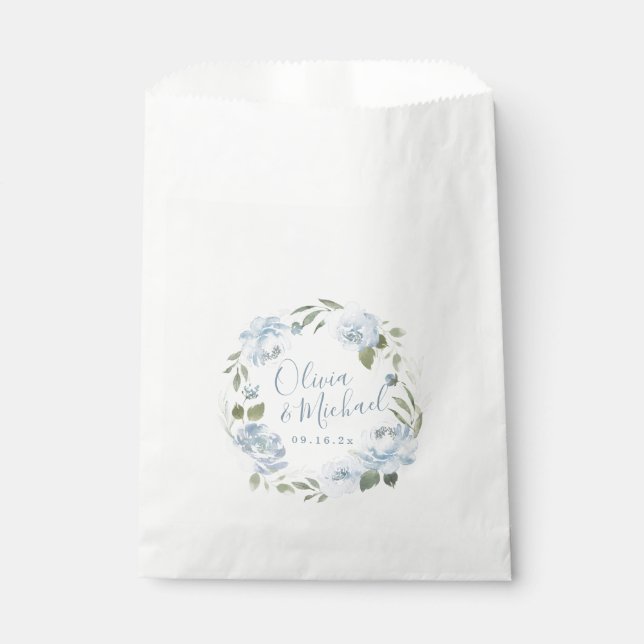 Romantische Dusty Blue Aquarell Blütenhochzeit Geschenktütchen (Vorderseite)