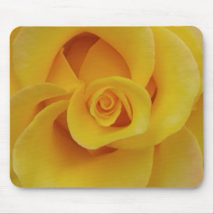 Romantische gelbe Rosenblütenblätter Mousepad