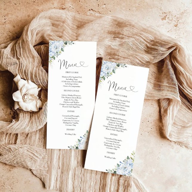 Romantische hellblaue Blumenhochzeitsmenü Menükarte (Von Creator hochgeladen)