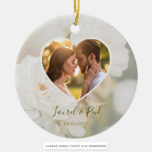 Romantische Hochzeit des Weißrosenherzes Foto