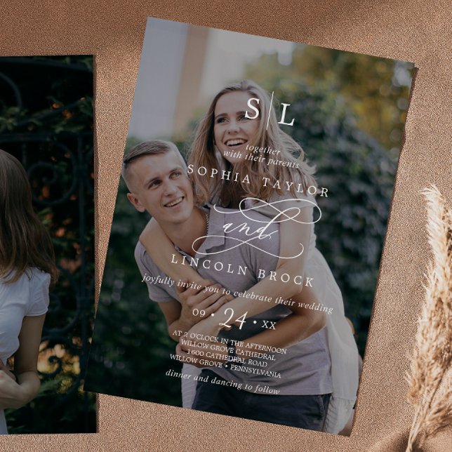 Romantische Kalligrafie Dunkles Foto Monogram Wedd Einladung (Von Creator hochgeladen)