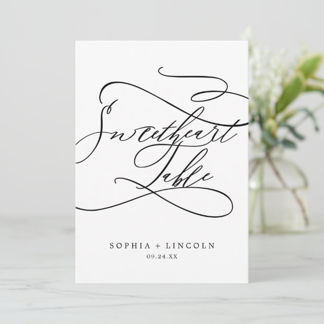 Romantische Kalligraphie 12x18" Sweetheart Tischnu Einladung (Stehend Vorderseite)