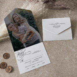 Romantische Kalligraphie Monogram Dark Foto Weddin All In One Einladung