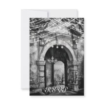 Romantische Lichter und gotische Bogenfahrt