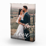 Romantische Liebe Script Wedding Foto Newlyweds<br><div class="desc">Ewige Embrace: Romantische Liebe Script Wedding Foto Frame für Neugeborene Capture the magic of a wedding day mit dem "Eternal Embrace" Foto Frame, ein Memento, das die Einheit und Zuneigung verkörpert, die zwischen zwei Soulen geteilt wird. 💕 Chic Liebe Script: Das Wort "Liebe" ist elegant über das Foto geschrieben und...</div>