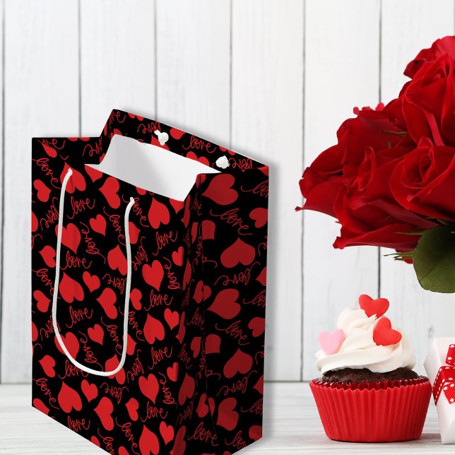 Romantische Muster in Rot und Schwarz Mittlere Geschenktüte (Red & Black Heart Patterns Romantic Medium Gift Bag)