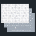 Romantische ReiseTHeme Passport Briefmarke Karte Geschenkpapier Set<br><div class="desc">Reisen staubige blaue Hochzeitspass-Briefmarke, Flugzeug-Herz-Trail-Monogramm, und Weltkarte-Design auf personalisierten Verpackungspapier mit mehreren Designs für ein Hochzeit in Urlaubsort Paar oder Reise-Thema Brautparty oder Empfang-Tisch-Dekoration. Geben Sie den Ort der Hochzeit, die Namen der Ehepaare und das Hochzeitdatum ein, um die Briefmarke für das Zollvisum und das romantische Flugzeug Monogramm-Design zu erstellen....</div>