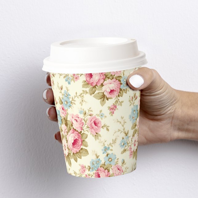 Romantische Rosa Englische Rose auf blassgelb Pappbecher (Von Creator hochgeladen)