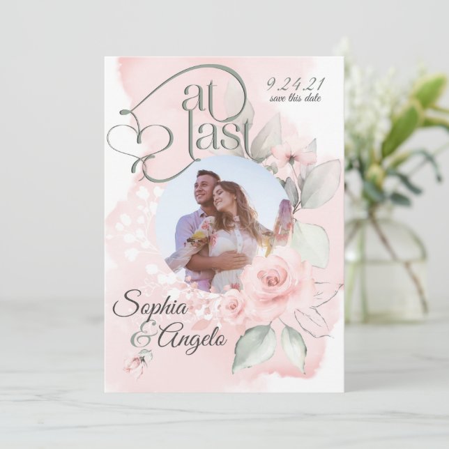 Romantische rosa Rose endlich Save the Date (Stehend Vorderseite)