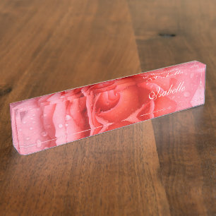 Romantische Rosa Rosentropfen Namensschild Namensplakette
