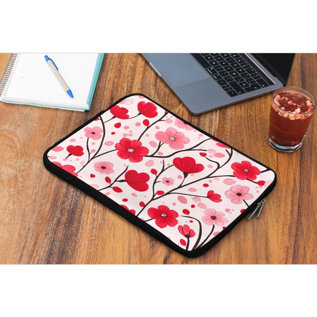 Romantische Rote Flora Laptopschutzhülle (Von Creator hochgeladen)