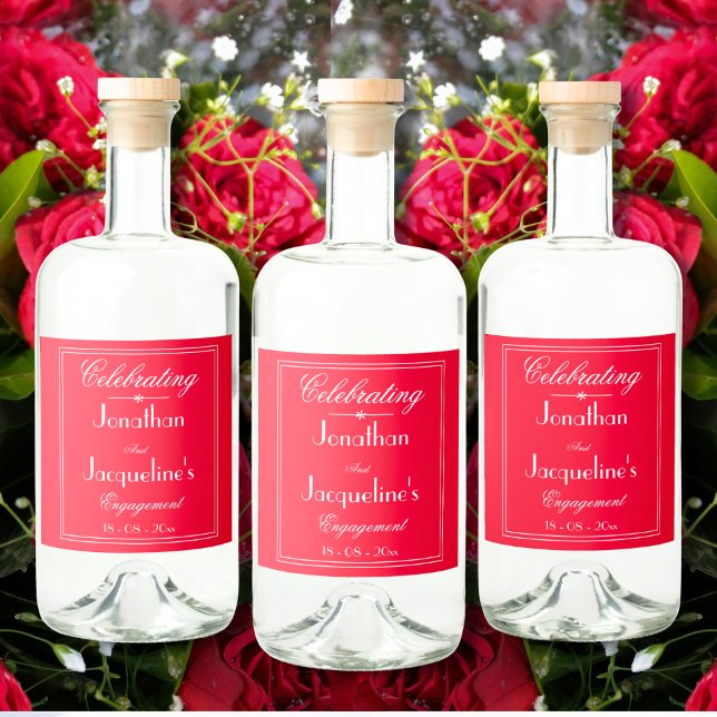 Romantische Rote Individuelle Namen der Einsatzpar Alkoholflaschenetikett (Celebrating an Engagement? Romantic Red Custom Names Chic Liquor Bottle Labels will make it special.)