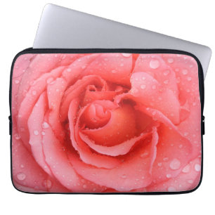 Romantische rote rosa Rosen-Wassertropfen Laptopschutzhülle
