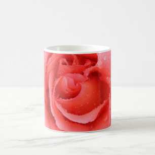 Romantische rote rosa Rosen-Wassertropfen Tasse