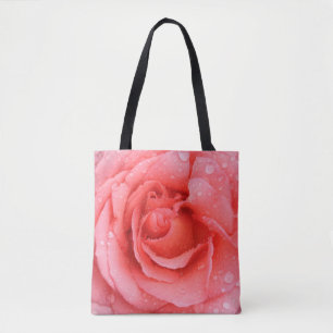 Romantische rote rosa Wasserrosentropfen