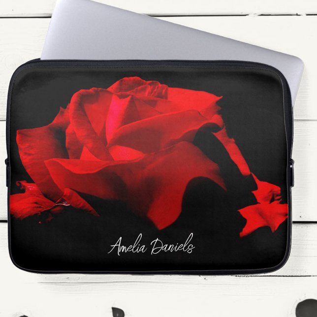 Romantische Rote Rose Personalisiert Laptopschutzhülle (Von Creator hochgeladen)