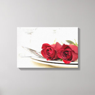 Romantische rote Rosen auf dem Teller Leinwanddruck
