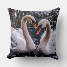 Romantische Schwäne im Winterwunderland Kissen