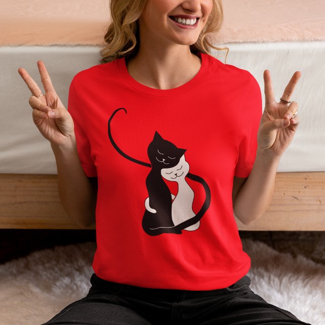 Romantische Schwarz-Weiß-Katzen in der Liebe Valen T-Shirt (Von Creator hochgeladen)