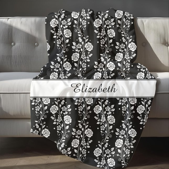 Romantische Schwarz-Weiß-Muster Name drucken Fleecedecke (Monogram Black And White Gingham Fleece Blanket)