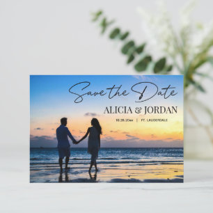 Romantische Strand-Sonnenuntergangs-Foto Save the Date