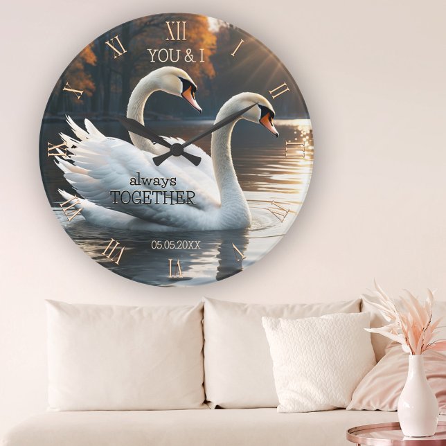 Romantische Swans Hochzeit Runde Wanduhr (Wedding wall clock featuring a painting of two swans with optional classic Roman clock numbers)