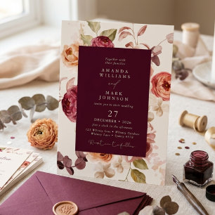 Romantische tiefe Burgunder-Blumen-Hochzeit Einladung