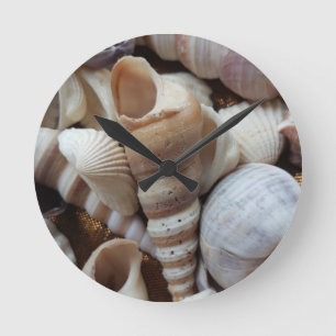 Romantische tropische exotische Muscheln Beach Lie Runde Wanduhr
