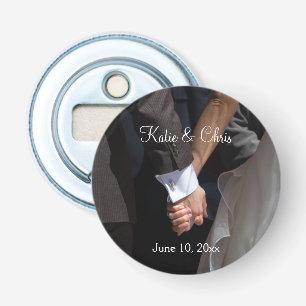 Romantische und elegante Wedding Couple Holding Ha Flaschenöffner