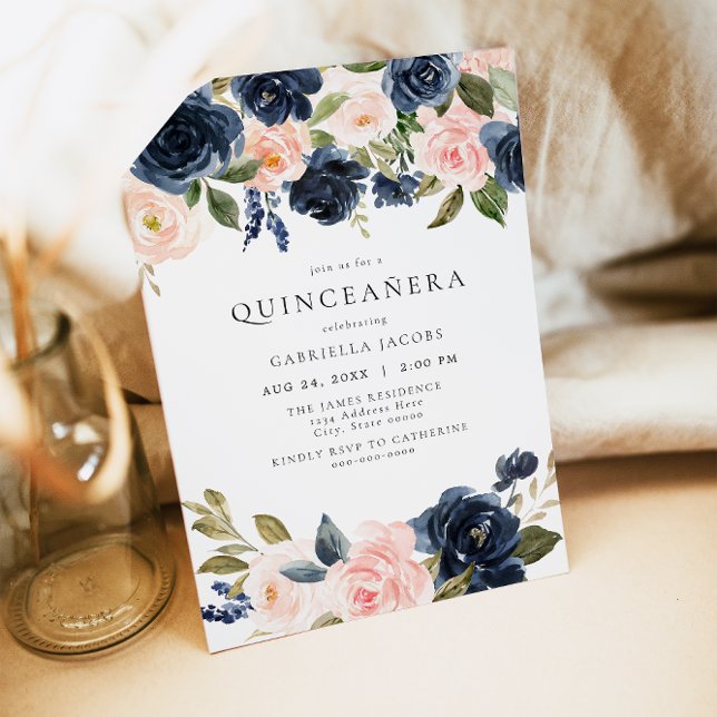 Romantische und süße Navy Blush Floral Quinceañera Einladung (Von Creator hochgeladen)