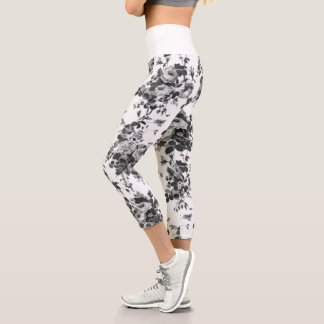 Romantische Vintage Rose grau auf weiß Capri Leggings