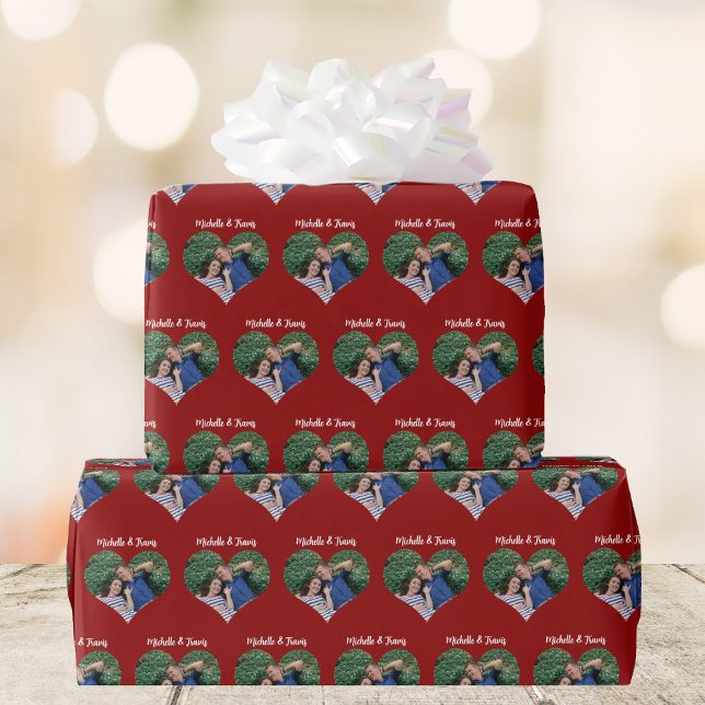 Romantischer Couple Foto Rotes Herz Valentinstag Geschenkpapier (Von Creator hochgeladen)