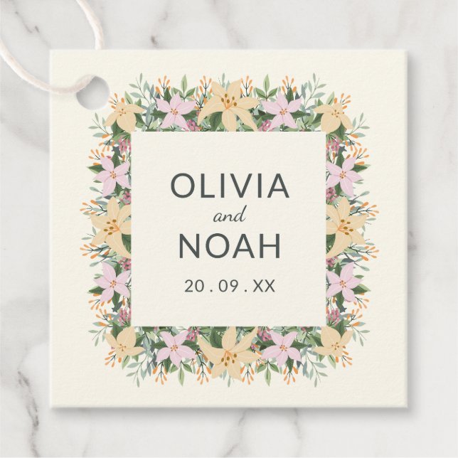 Romantischer floraler Hochzeitskranz Geschenkanhänger (Vorderseite)