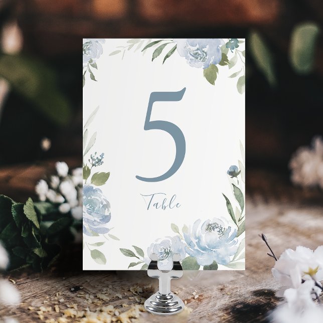 Romantischer Garten dustig blühende Hochzeit Tischnummer (Romantic garden dusty blue floral wedding table number)