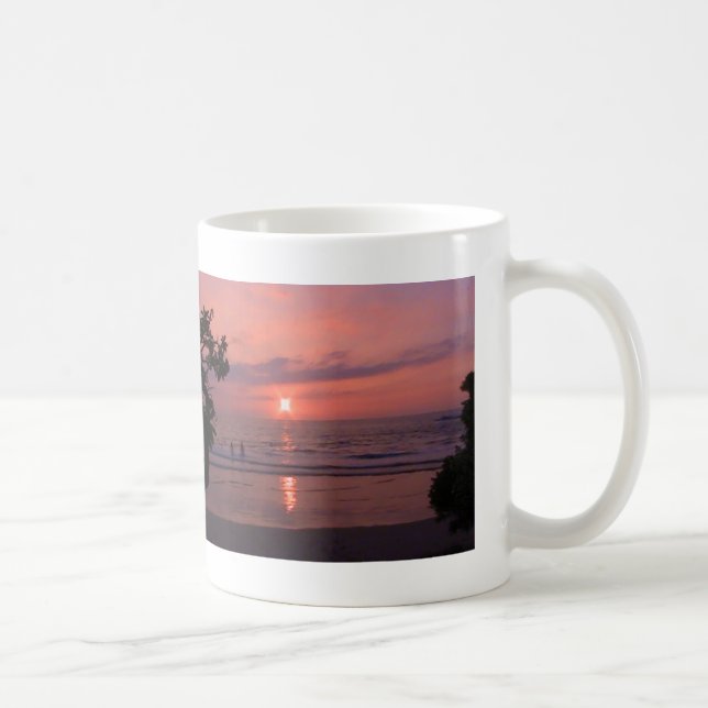 Romantischer hawaiianischer Sonnenuntergang Tasse (Rechts)