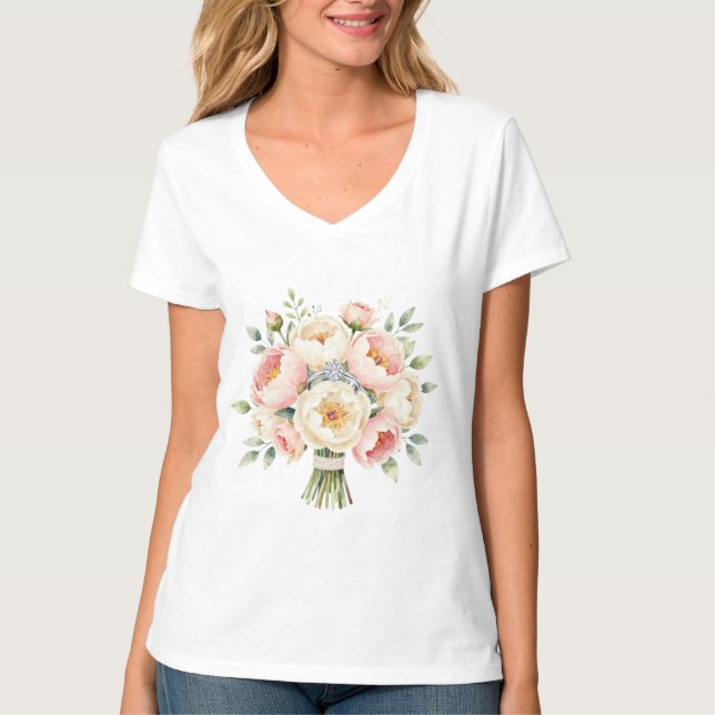 Romantischer Pfingstrosenstrauß mit Diamantring T-Shirt (Vorderseite)