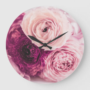 Romantischer Rosenstrauß: Vintage-Branding. Große Wanduhr