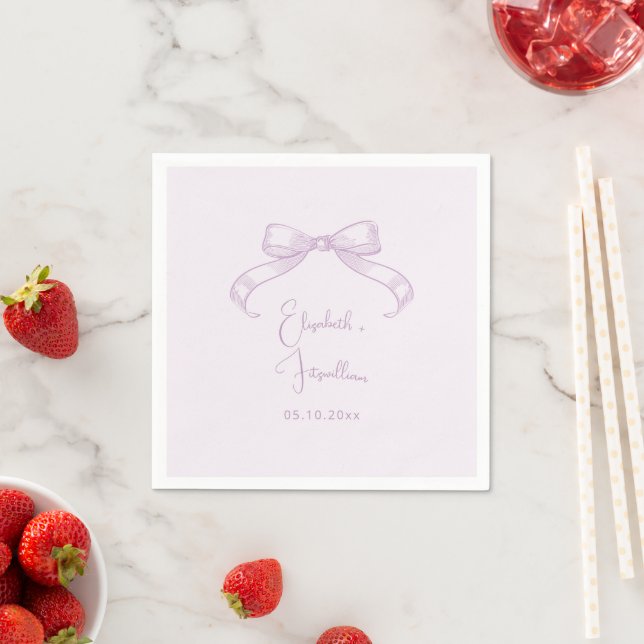 Romantischer Sketched Bow | Lilac Couple Names Wed Serviette (Beispiel)