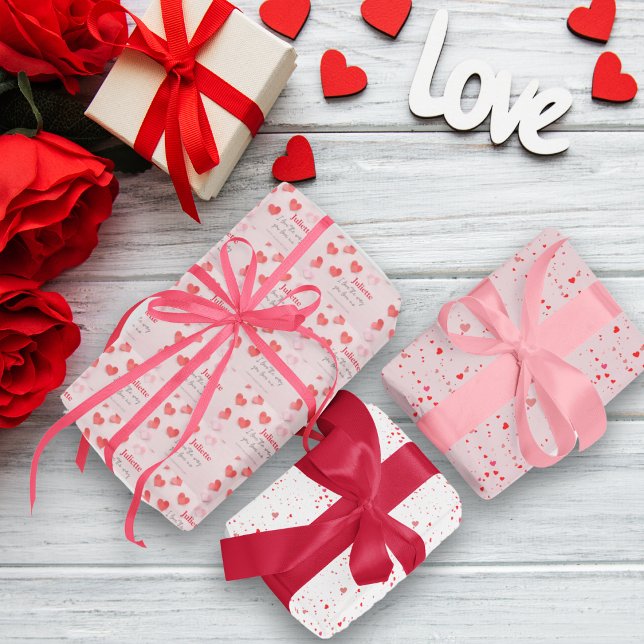 Romantischer Valentinstag zwischen Rosa und Rotem  Geschenkpapier Set (Romantic Pink and Red Heart Valentine's Day Wrapping Paper Sheet)